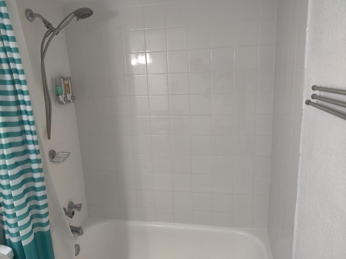 Centauri Vacation Rentals: Orlando 2-Bedroom Condo with Free Parking Exterior photo