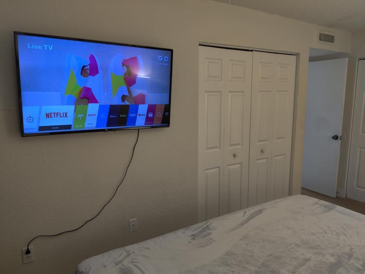Centauri Vacation Rentals: Orlando 2-Bedroom Condo with Free Parking Exterior photo
