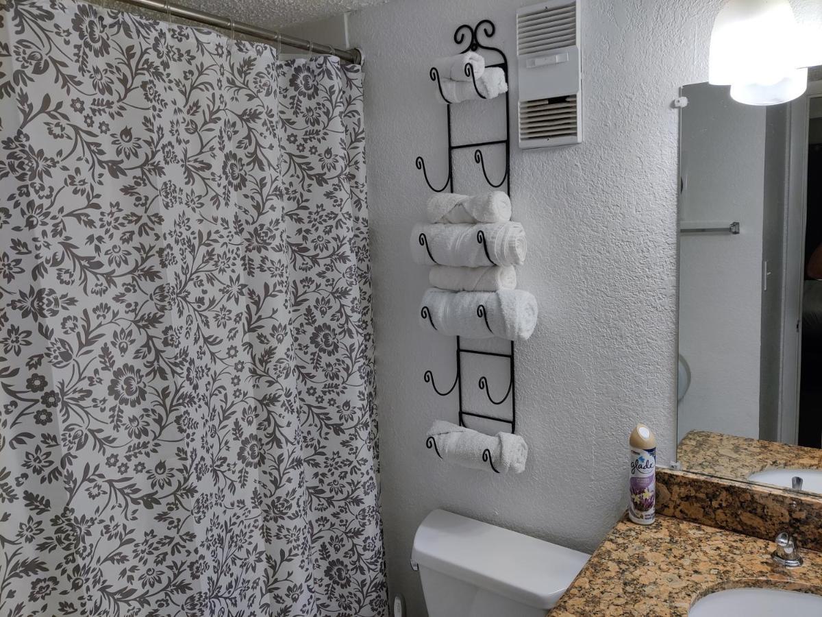 Centauri Vacation Rentals: Orlando 2-Bedroom Condo with Free Parking Exterior photo