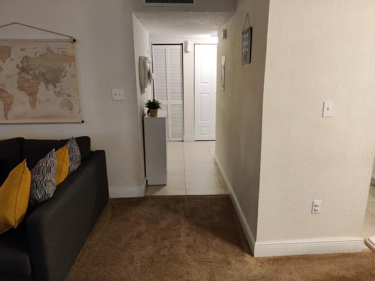 Centauri Vacation Rentals: Orlando 2-Bedroom Condo with Free Parking Exterior photo