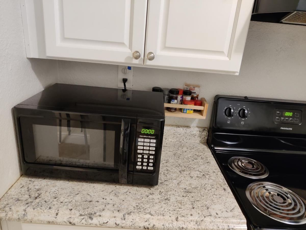 Centauri Vacation Rentals: Orlando 2-Bedroom Condo with Free Parking Exterior photo