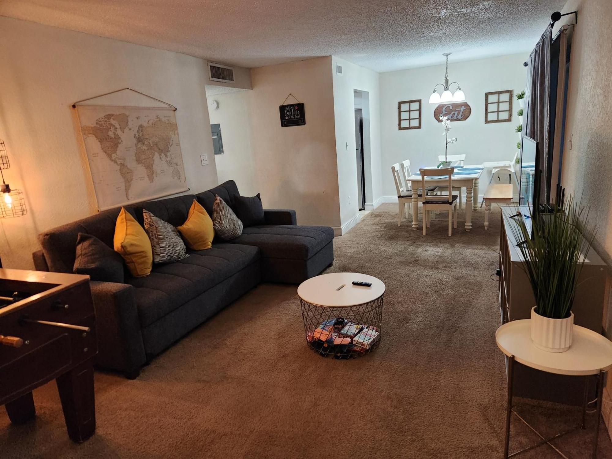 Centauri Vacation Rentals: Orlando 2-Bedroom Condo with Free Parking Exterior photo