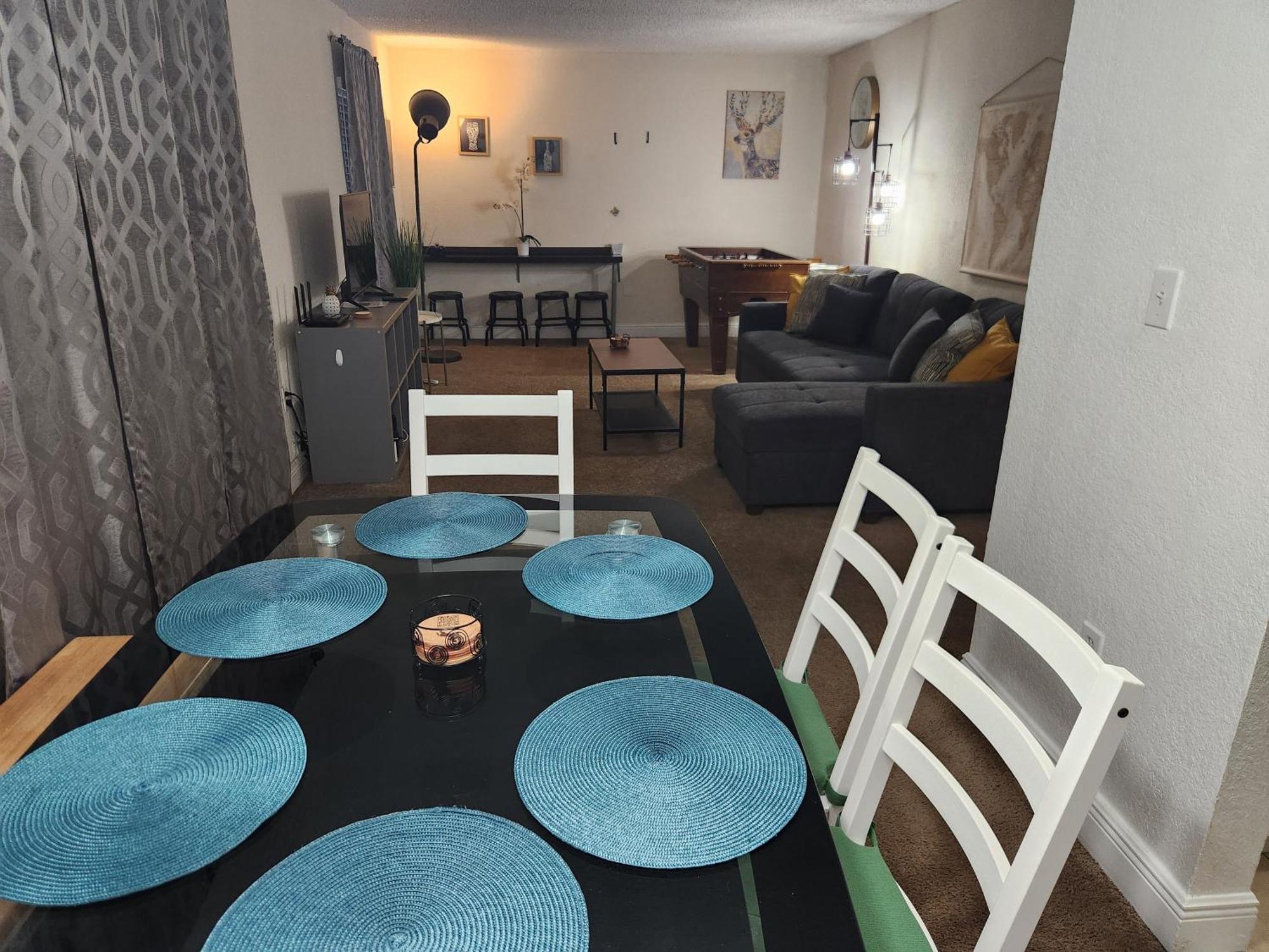 Centauri Vacation Rentals: Orlando 2-Bedroom Condo with Free Parking Exterior photo